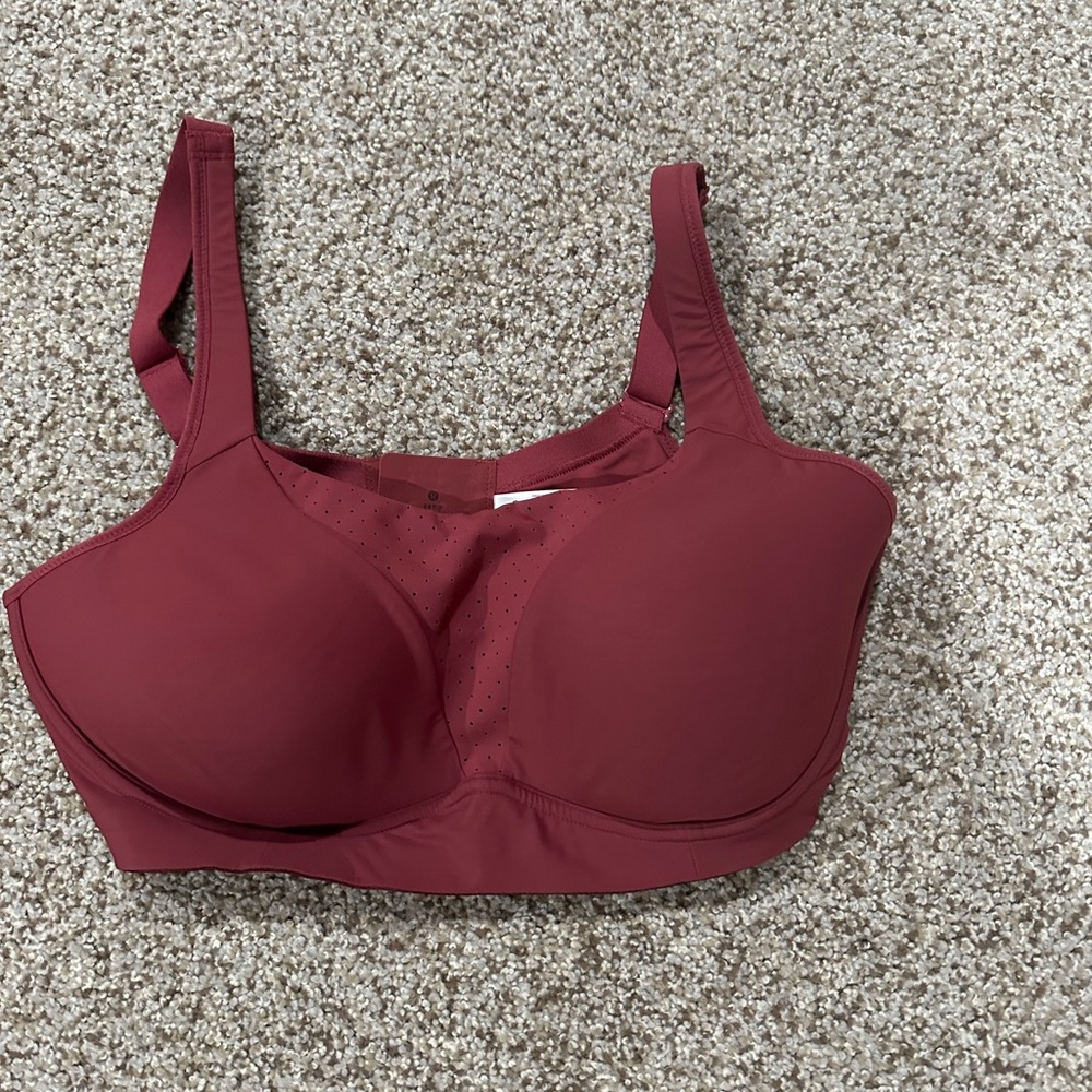 Lululemon Run Times Sports Bra 38 DD
